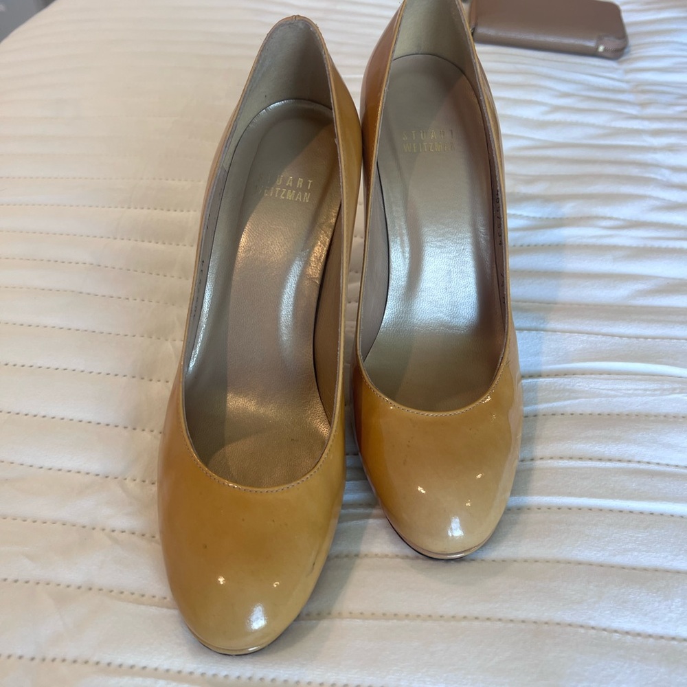 Stuart Weitzman Nude Tan Patent Leather Heels